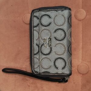 COACH MADISON DOT OP ART SIGNATURE C ZIP AROUND WRISTLET WALLET